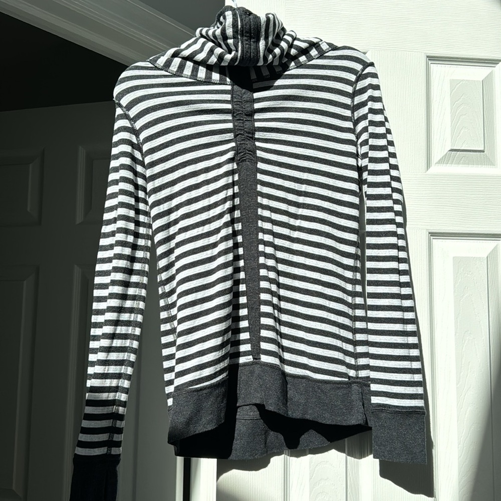 Reversible Lululemon pullover